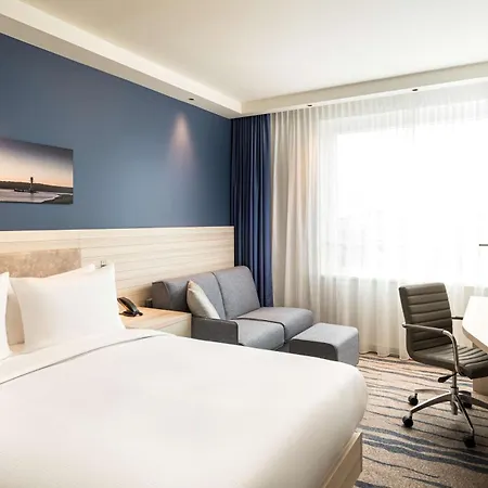 Hotel Hampton By Hilton 3*