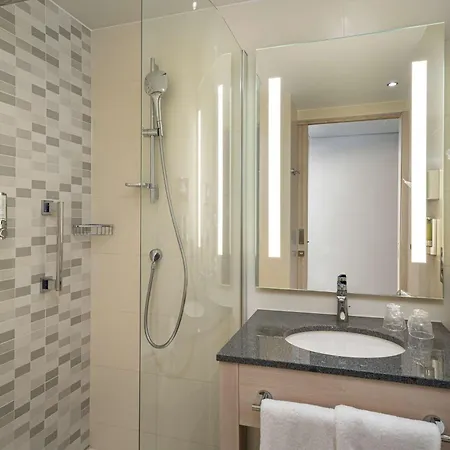 Hampton By Hilton 3*