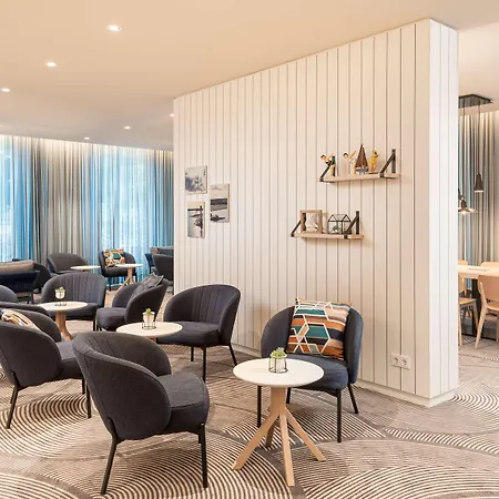 Hotel Hampton By Hilton 3*