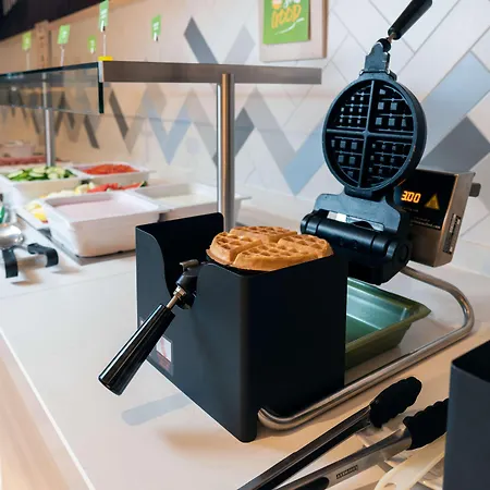 Hampton By Hilton Hotel