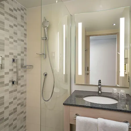 酒店 Hampton By Hilton 3*