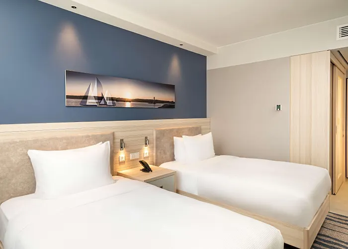 Hampton By Hilton 3*