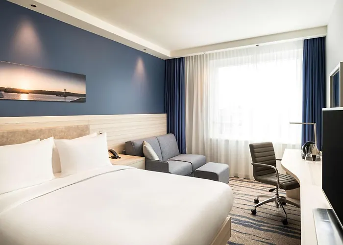 Hotel Hampton By Hilton 3*