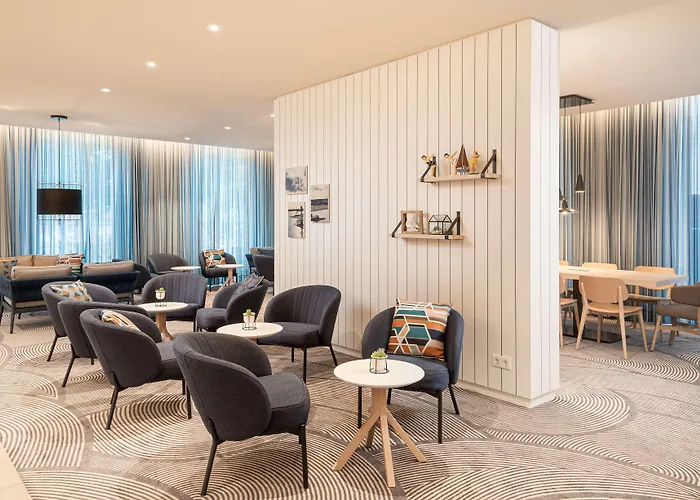 Hotel Hampton By Hilton 3*